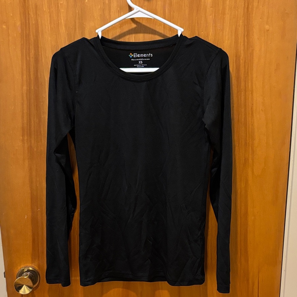 ⭐ 3 for $15 Elements Black Long Sleeve Top